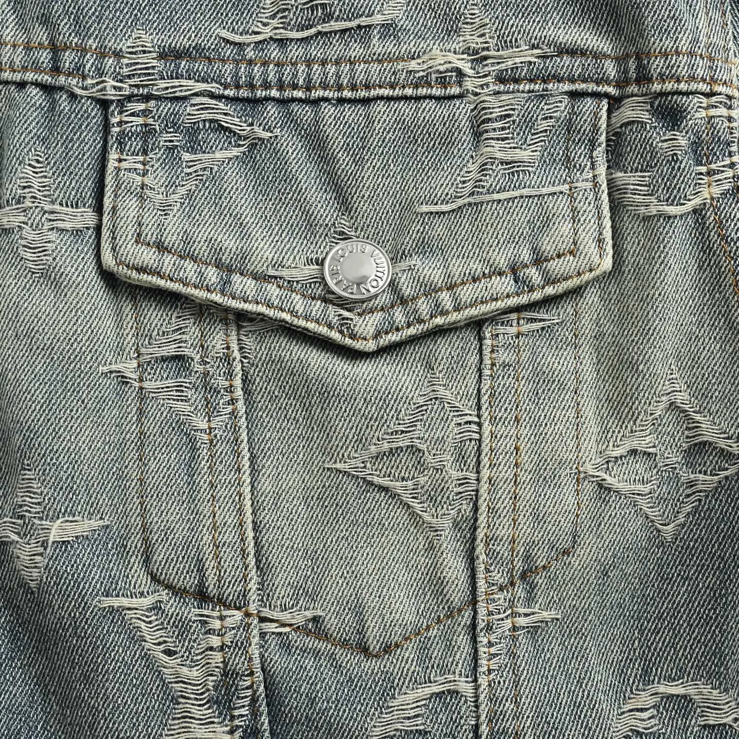 Louis Vuitton/